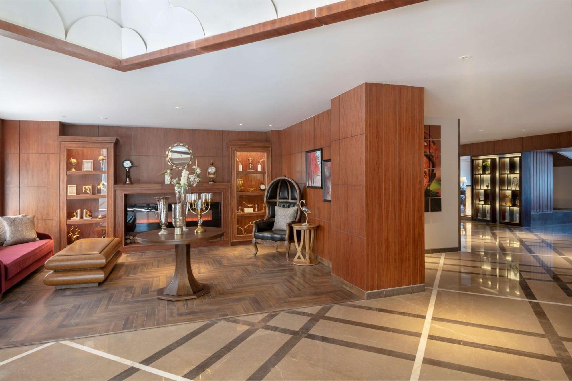 Hotel Radisson Kufri Šimla Exteriér fotografie